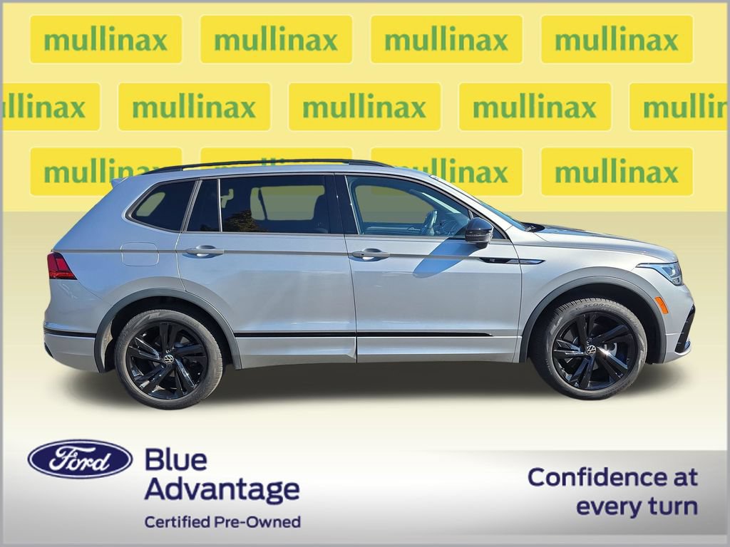 Used 2024 Volkswagen Tiguan SE R-Line AWD/4WD image 2
