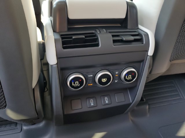 New 2026 Land Rover Defender 110 X-Dynamic SE AWD/4WD image 11