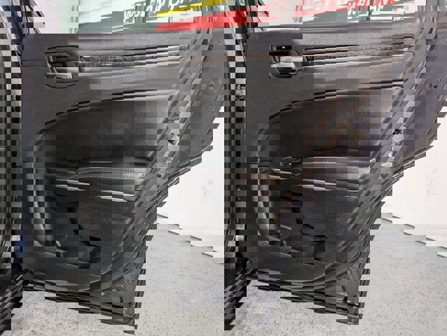 Used 2017 Chrysler 300 C w/ Safetytec Plus Group image 25