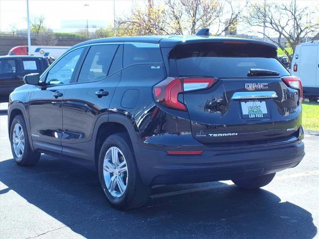 Used 2024 GMC Terrain SLE image 5