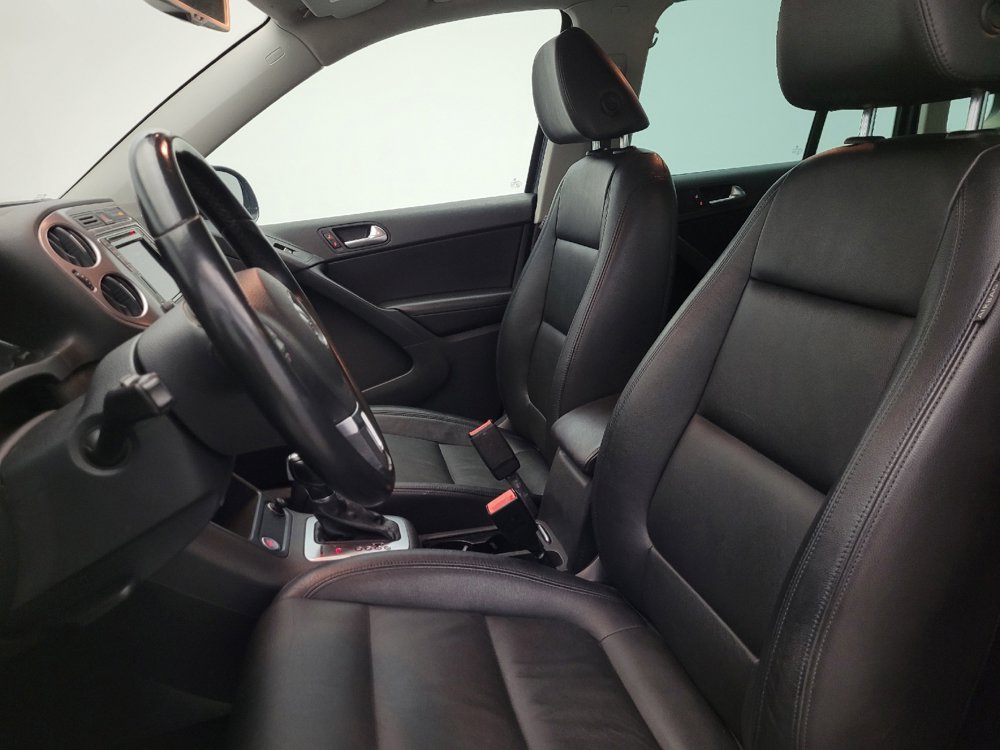 Used 2016 Volkswagen Tiguan SEL AWD/4WD image 17