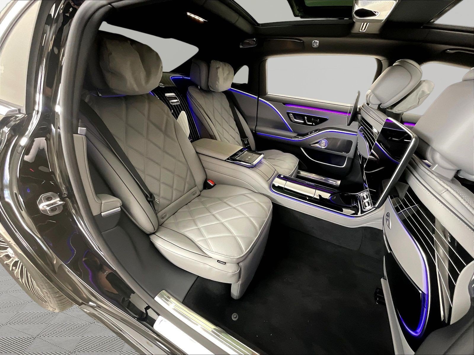 Certified 2026 Mercedes-Benz Maybach S 680 4MATIC image 25