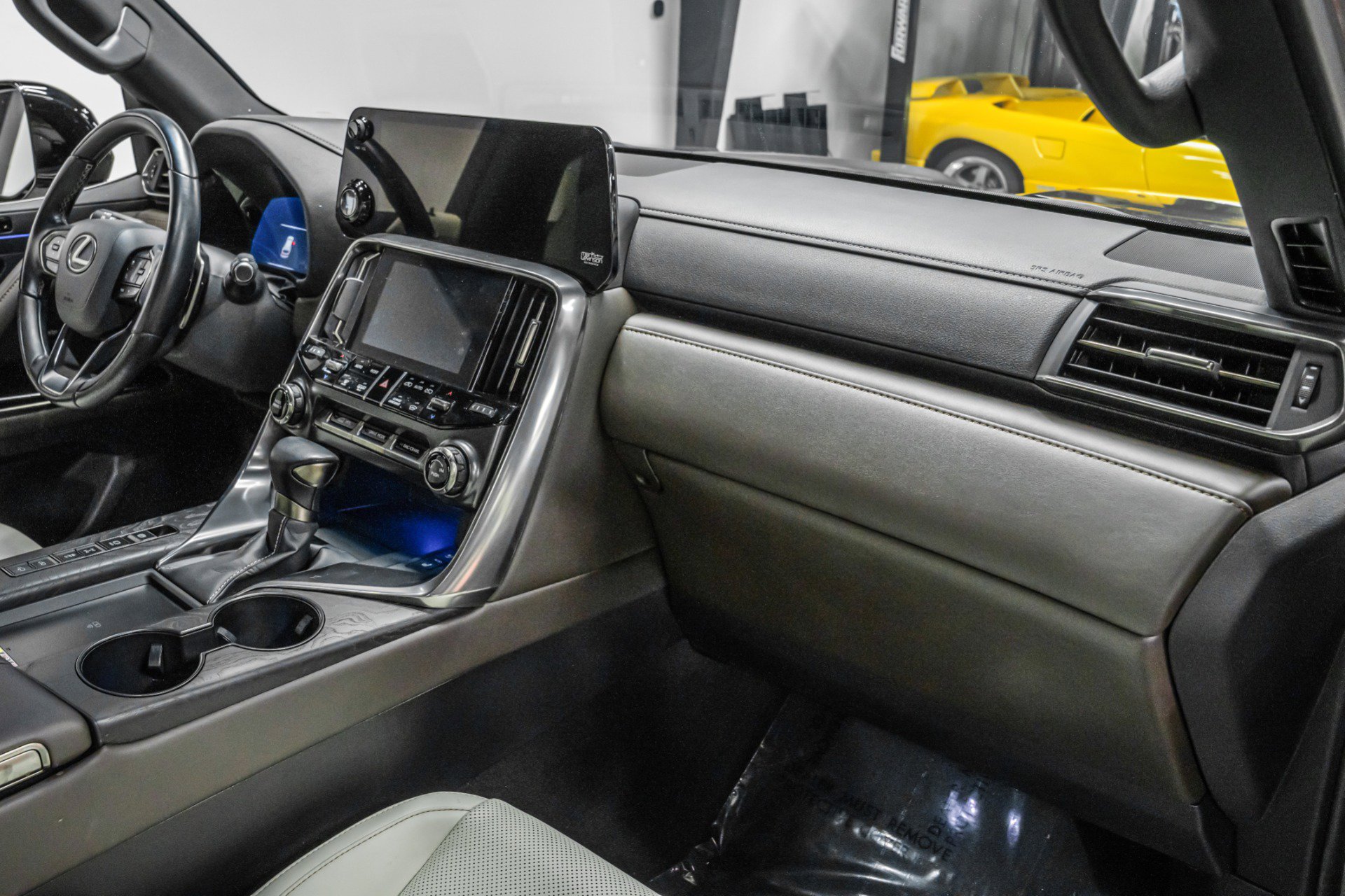 Used 2024 Lexus LX 600 4WD w/ Appearance Package image 13