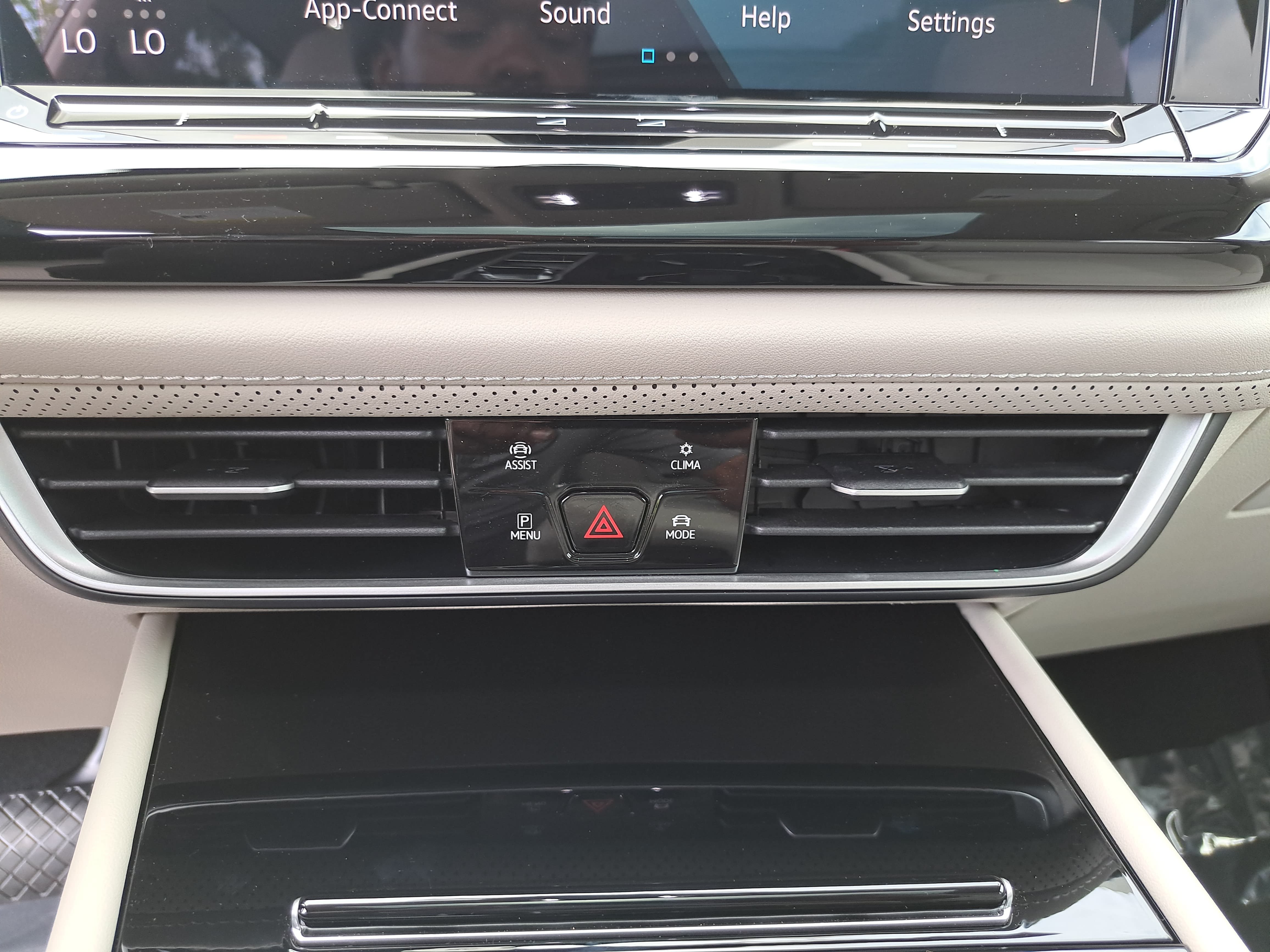 New 2026 Volkswagen Atlas SE FWD image 22