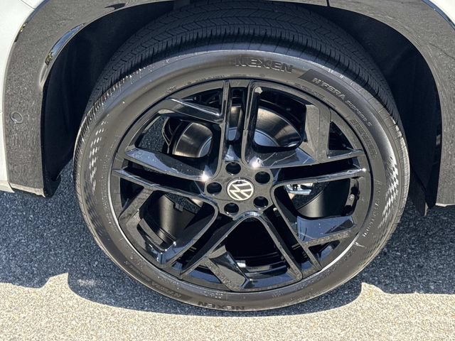 New 2026 Volkswagen Tiguan SE R-Line FWD image 30