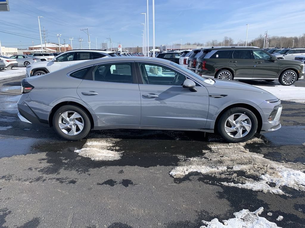 New 2026 Hyundai Sonata SE FWD image 9