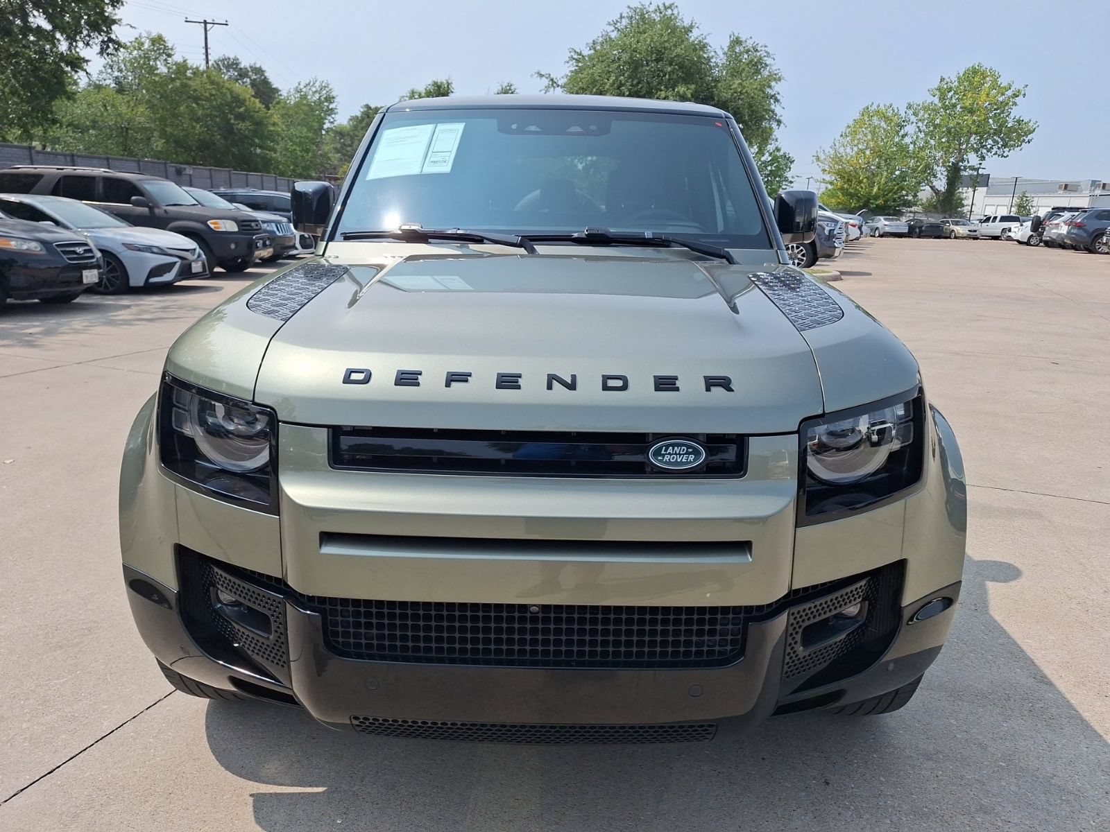 Used 2024 Land Rover Defender 110 X-Dynamic SE AWD/4WD image 9