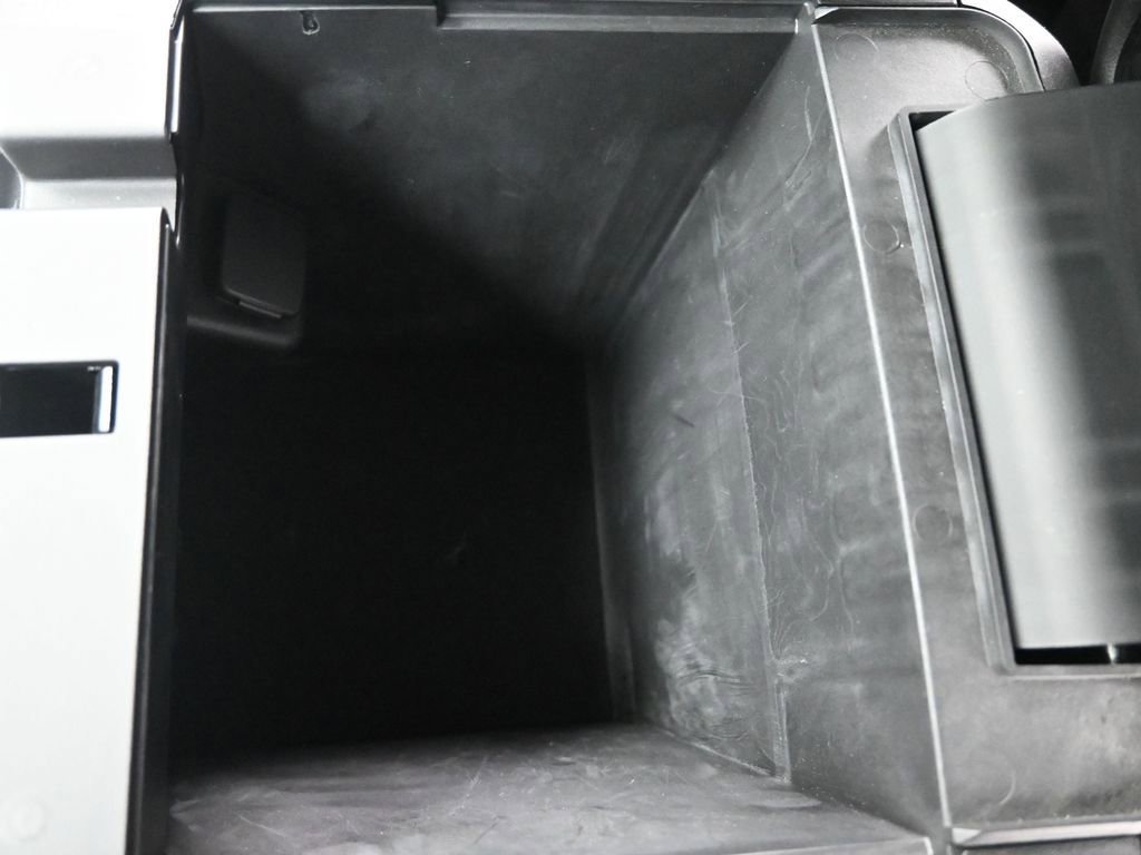 Used 2023 Ford Explorer Limited image 35