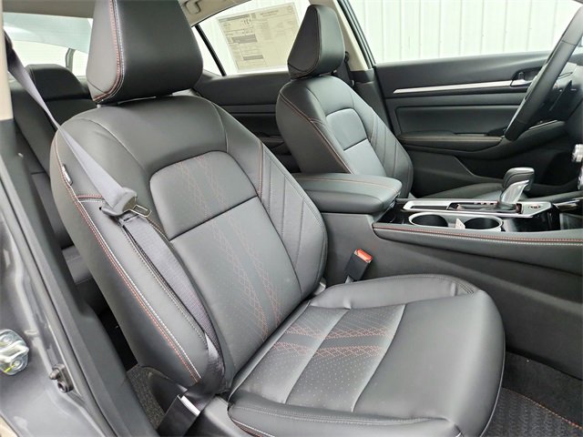 New 2025 Nissan Altima 2.5 SR w/ SR Premium Package image 40