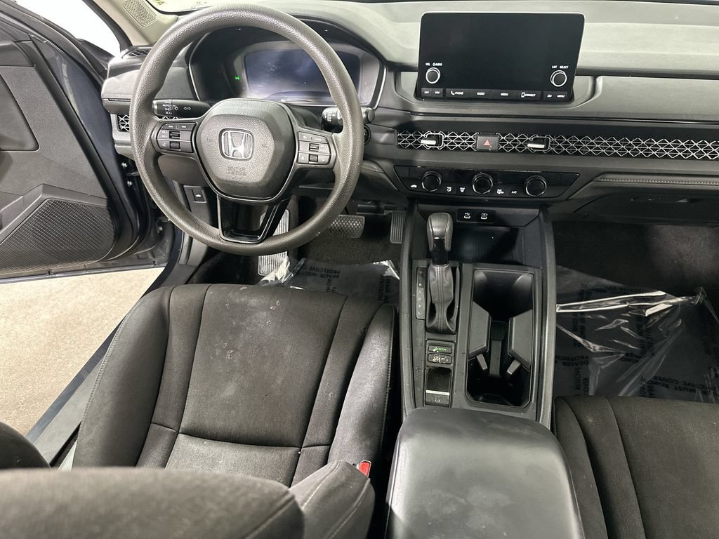 Used 2025 Honda Accord SE image 17