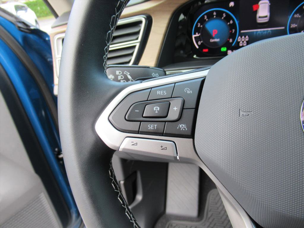 Used 2025 Volkswagen Atlas SE image 18