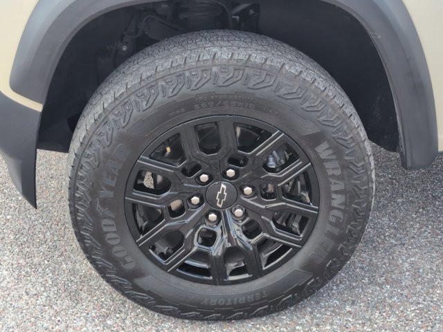 Used 2023 Chevrolet Colorado Trail Boss w/ Technology Package AWD/4WD image 22