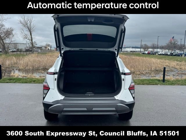 Used 2024 Hyundai Kona Limited AWD/4WD image 12