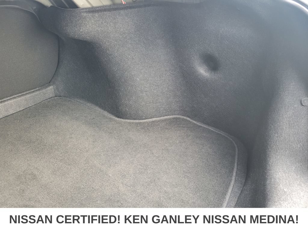 Certified 2025 Nissan Sentra SR FWD image 44