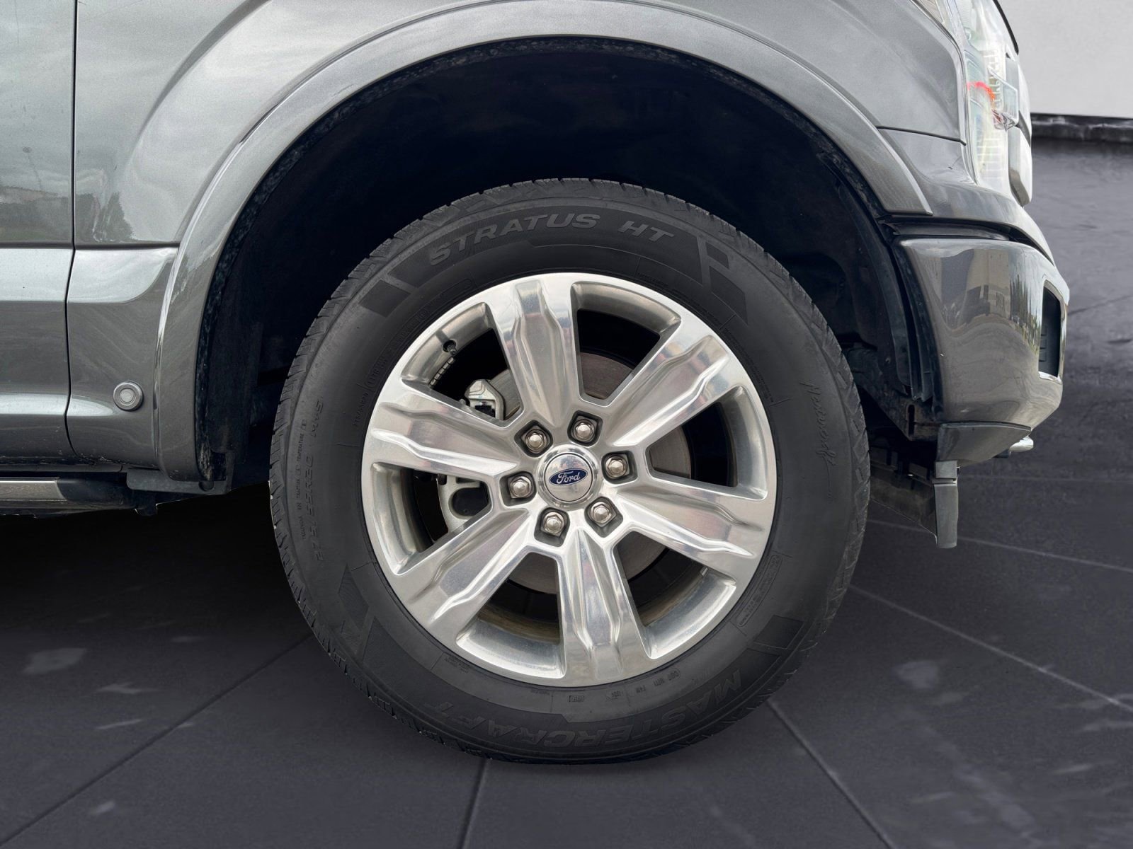 Used 2019 Ford F150 Platinum w/ Equipment Group 701A Luxury image 14