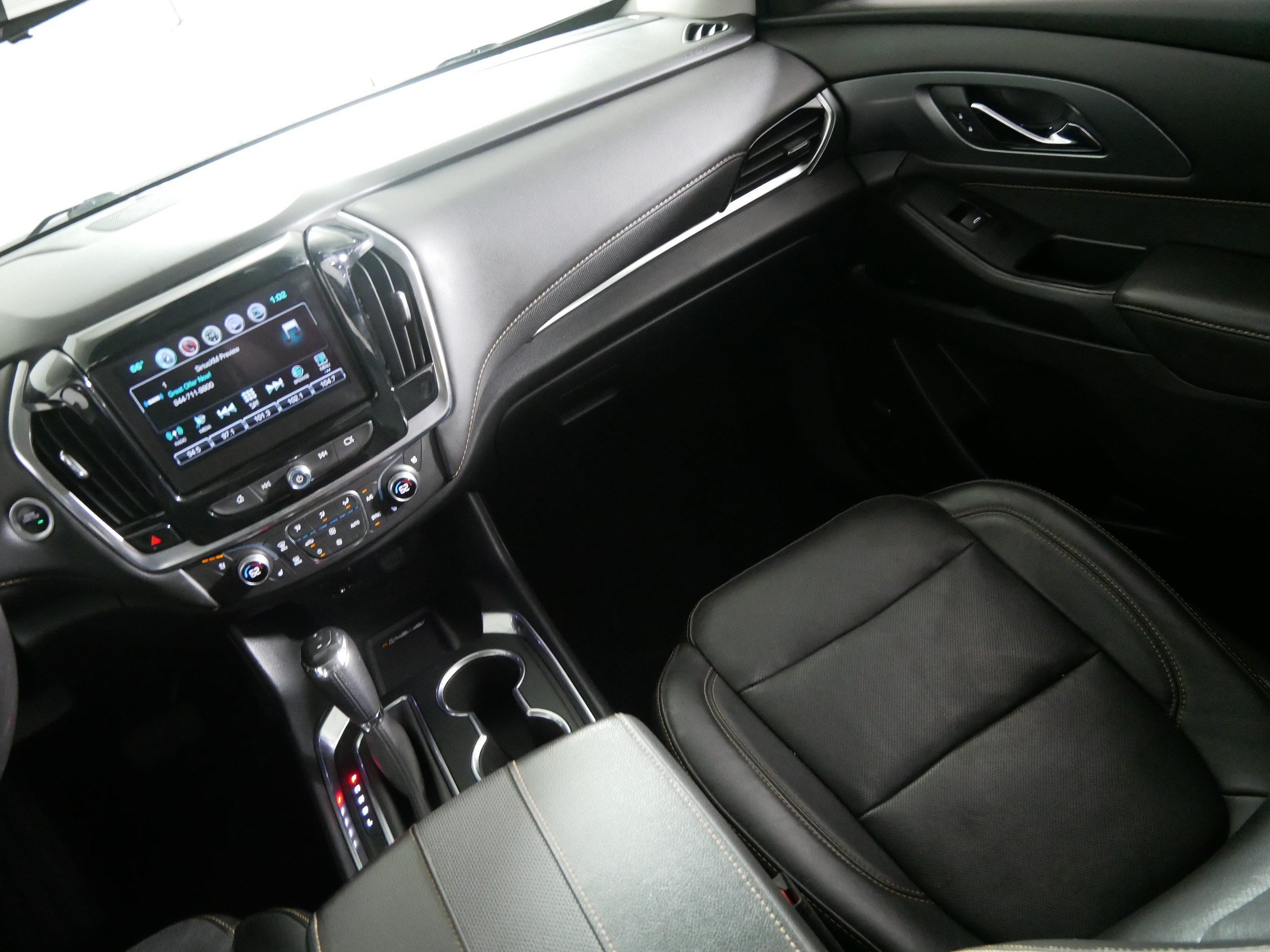 Used 2019 Chevrolet Traverse Premier AWD/4WD image 11