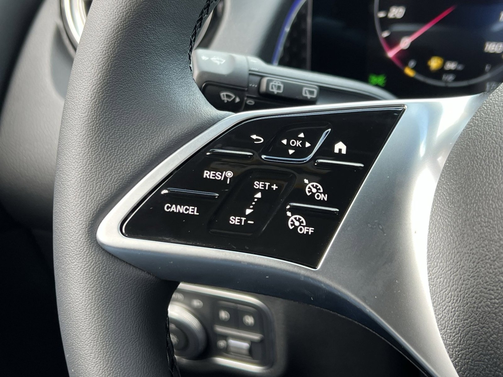 New 2026 Mercedes-Benz GLB 250 4MATIC image 30