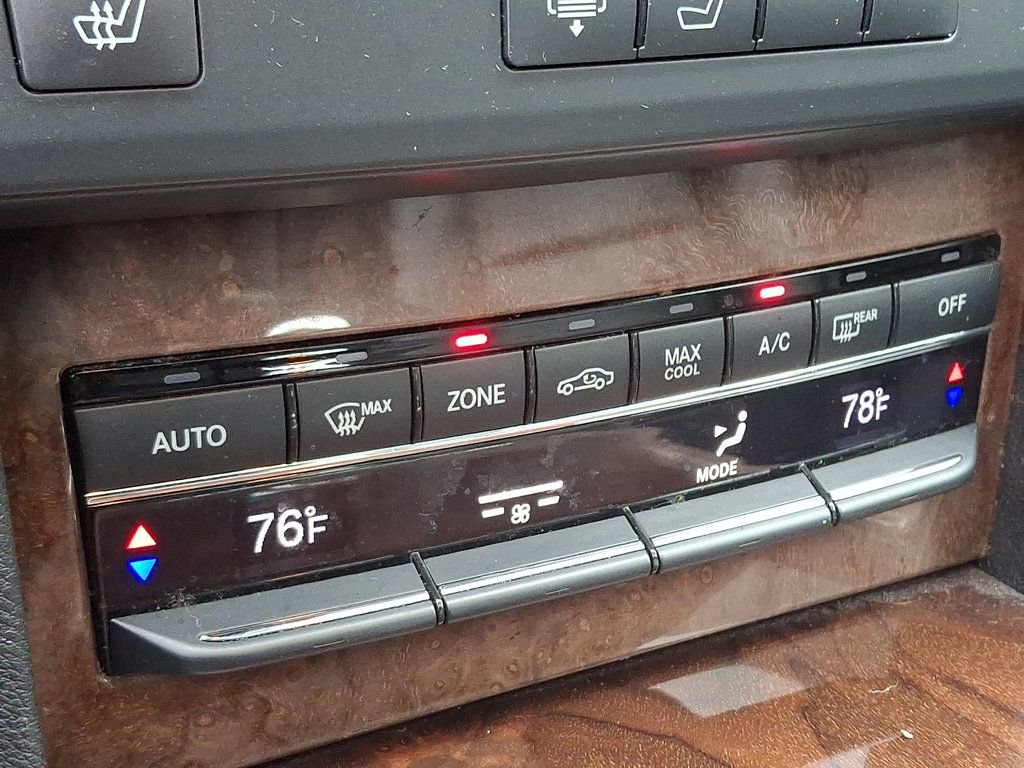 Used 2011 Mercedes-Benz E 350 4MATIC Sedan image 16