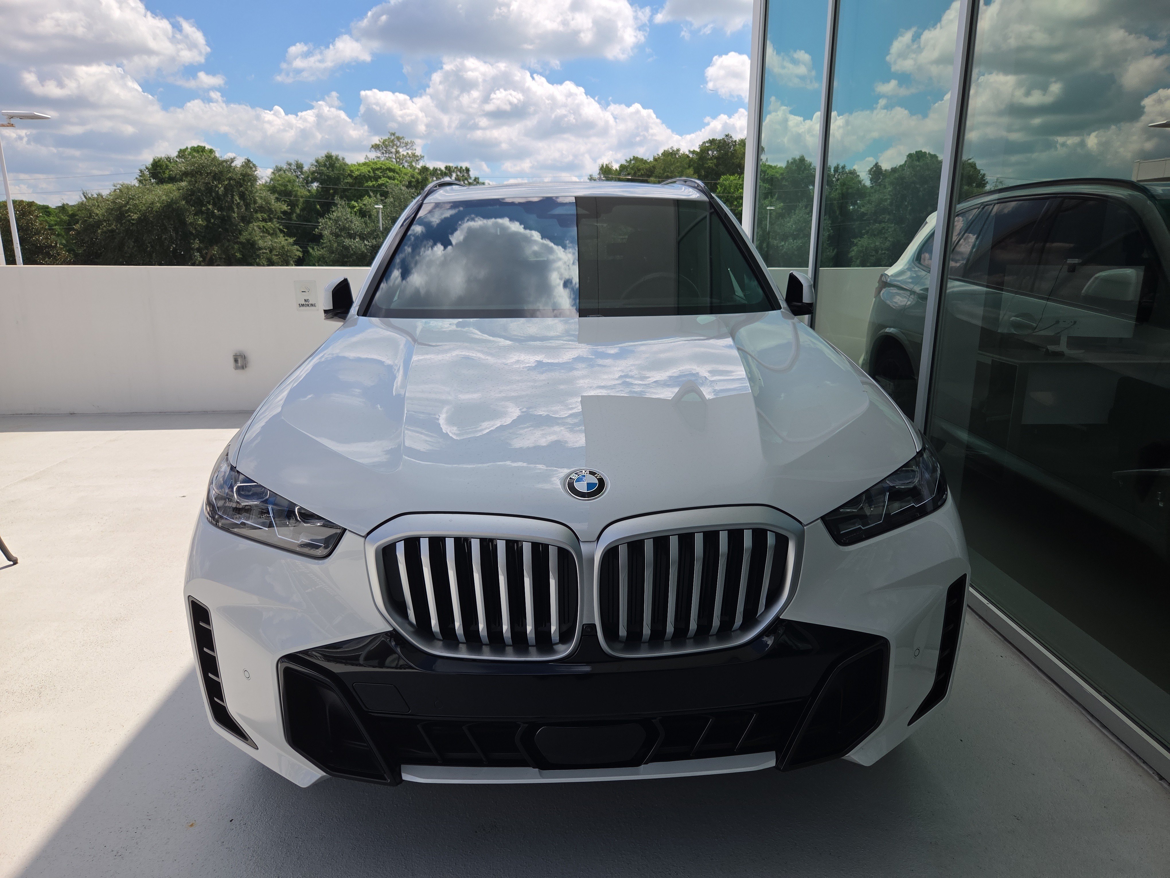 Certified 2026 BMW X5 xDrive40i w/ M Sport Package AWD/4WD image 2