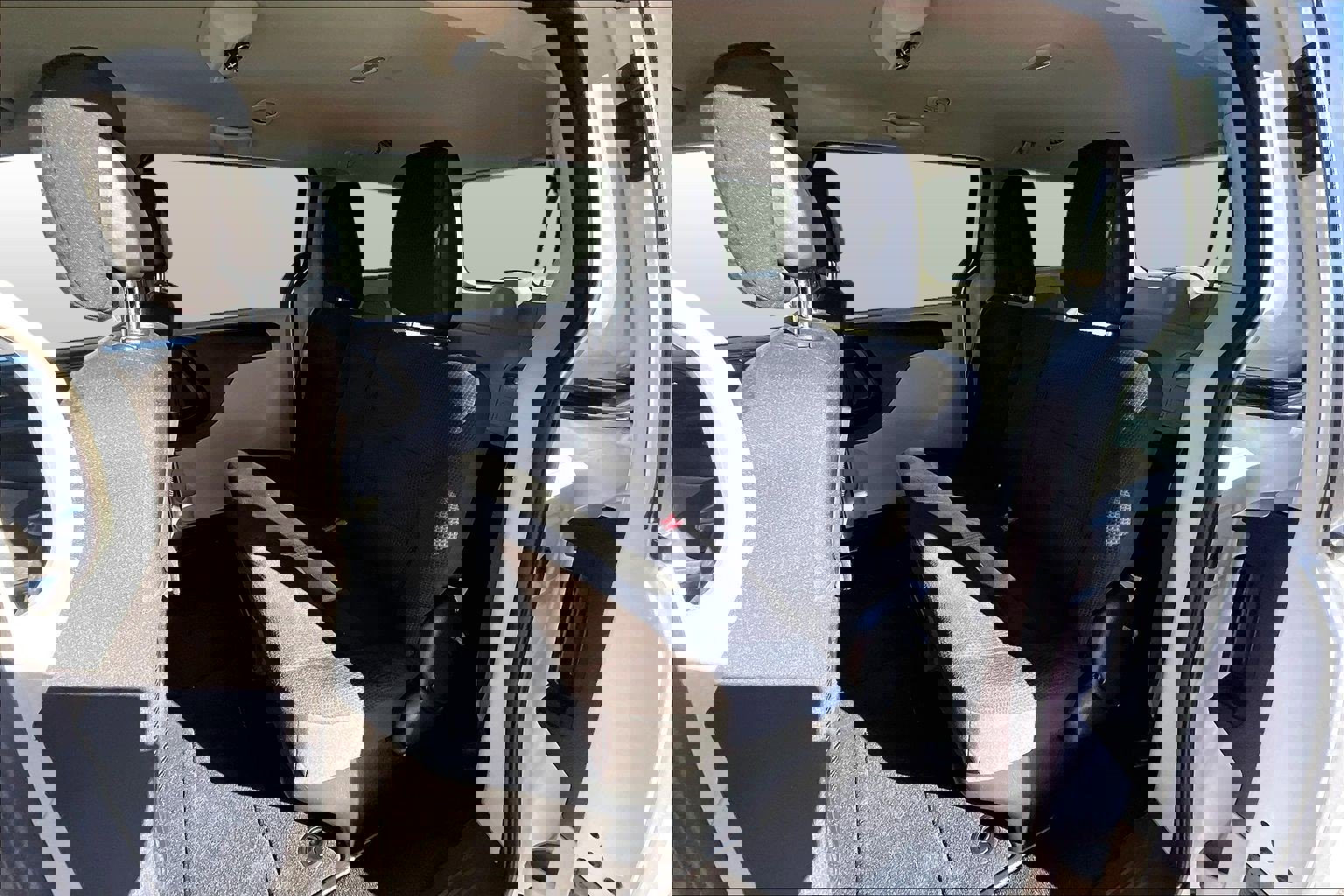 Used 2018 Dodge Grand Caravan SE w/ UConnect Hands-Free Group image 24