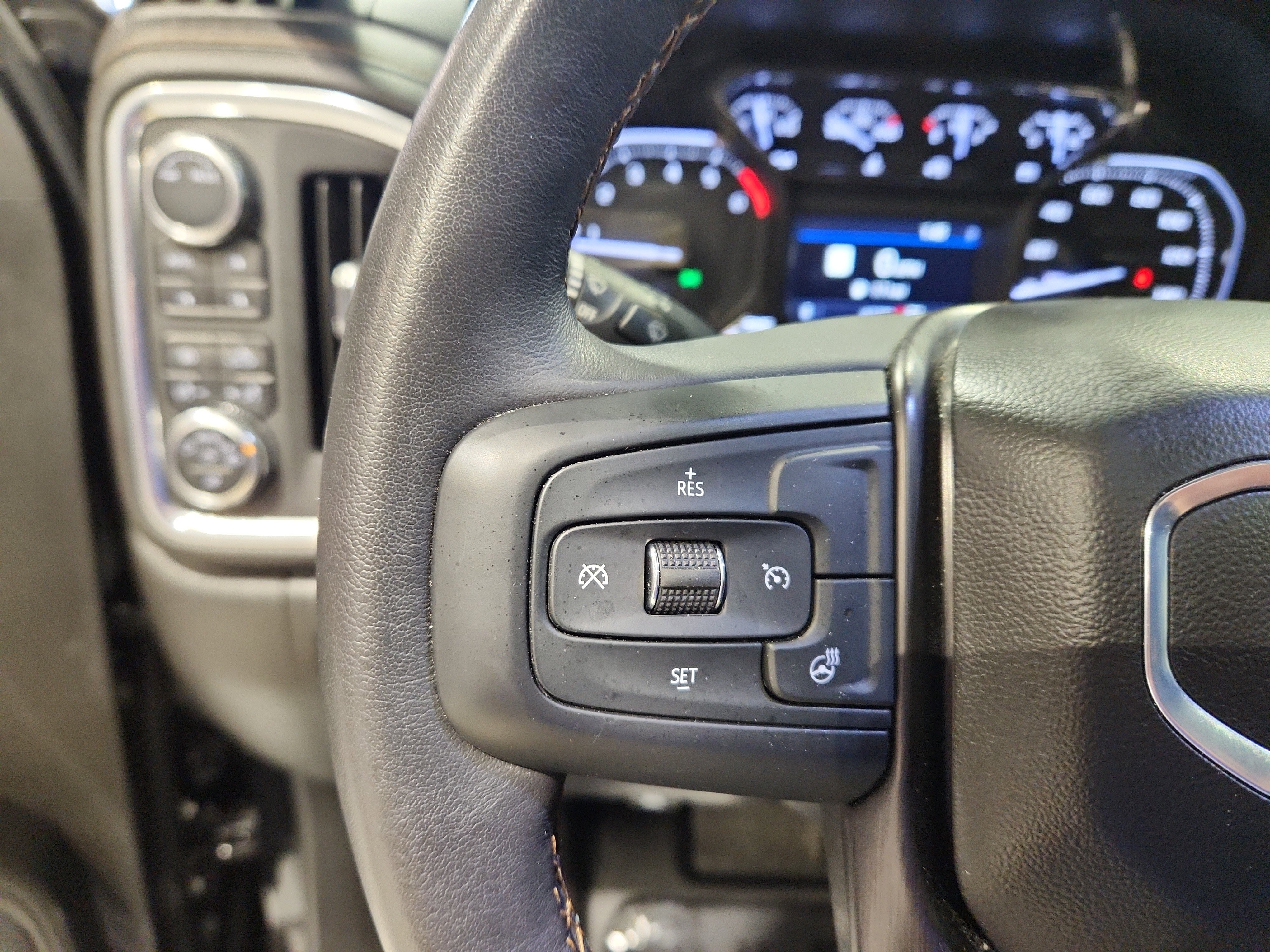 Certified 2022 GMC Sierra 1500 AT4 w/ AT4 Premium Package image 11