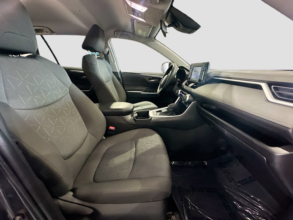 Used 2022 Toyota RAV4 XLE AWD/4WD image 27