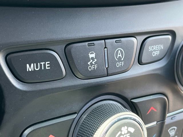 Used 2019 Jeep Cherokee Trailhawk w/ Cold Weather Group AWD/4WD image 37