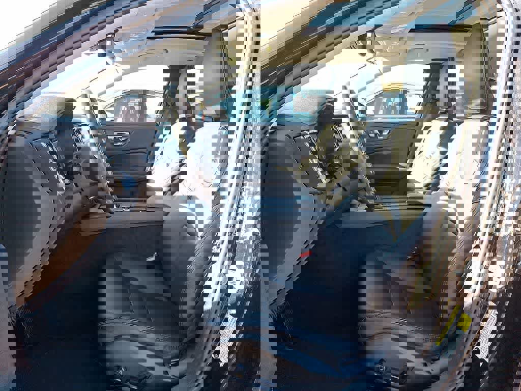 Used 2024 Volvo S60 B5 Core image 13