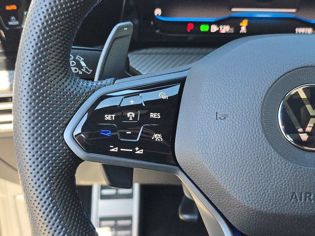 Used 2023 Volkswagen Golf R AWD/4WD image 20