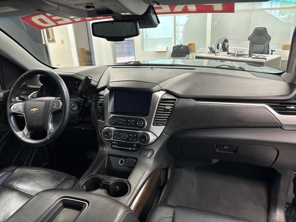 Used 2019 Chevrolet Suburban LT RWD image 13
