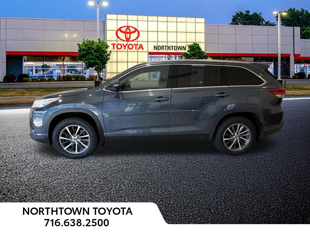 Used 2019 Toyota Highlander XLE w/ Protection Package #3 AWD/4WD image 2