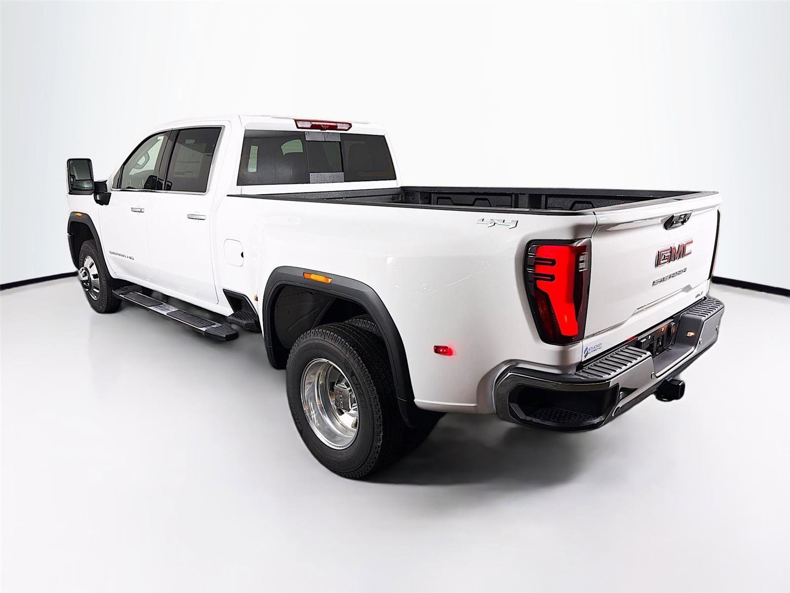 New 2026 GMC Sierra 3500 SLT w/ SLT Premium Package image 5