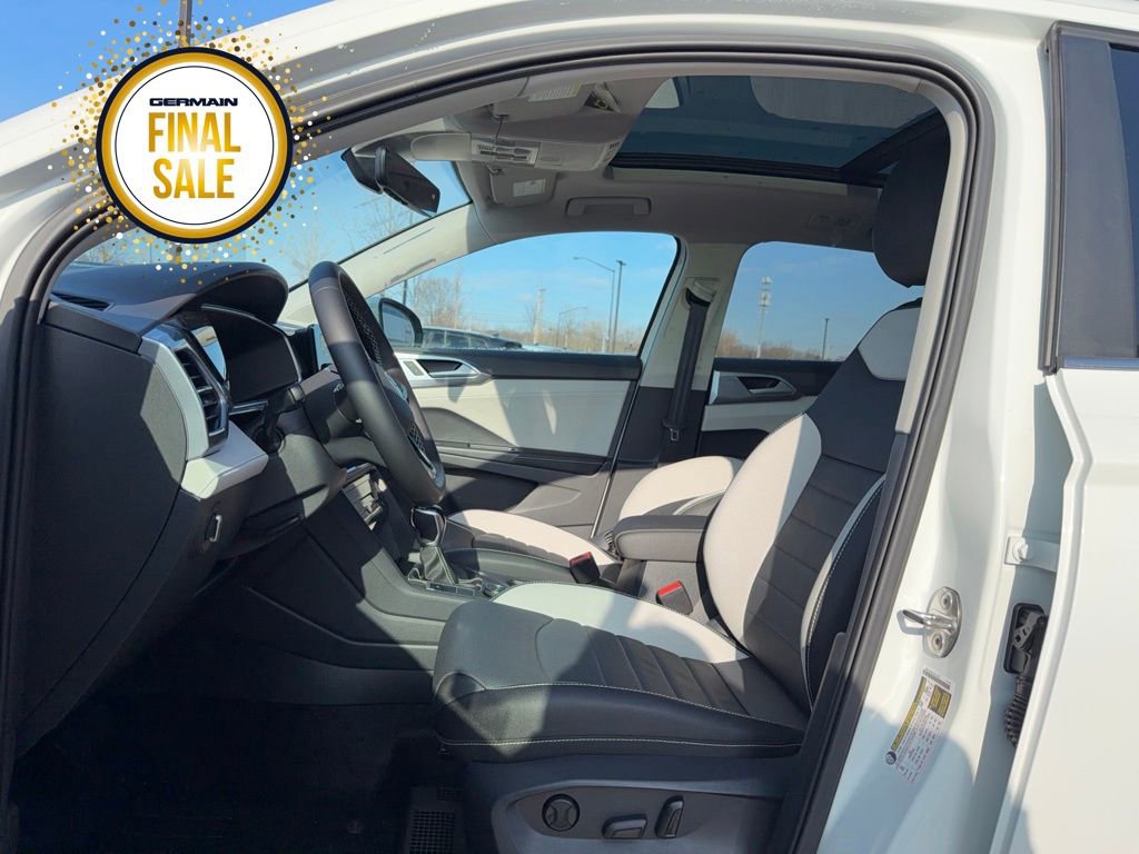 New 2026 Volkswagen Taos SEL image 18