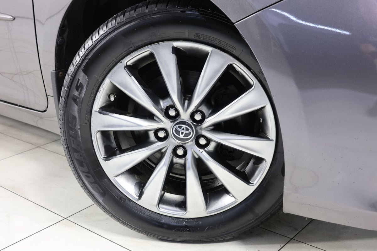 Used 2015 Toyota Camry XLE FWD image 14