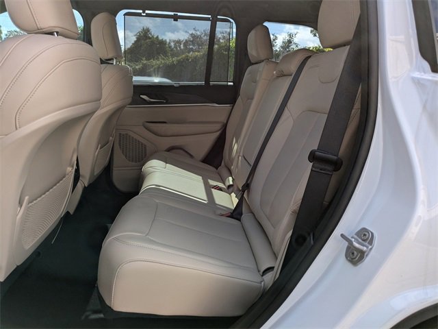 New 2025 Jeep Grand Cherokee Limited w/ Luxury Tech Group II image 14