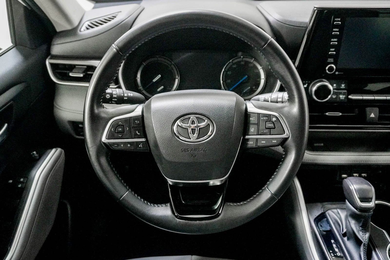 Used 2020 Toyota Highlander XLE image 22