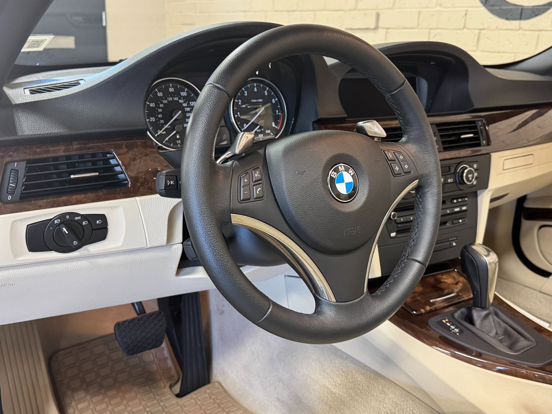 Used 2008 BMW 335i Convertible image 49