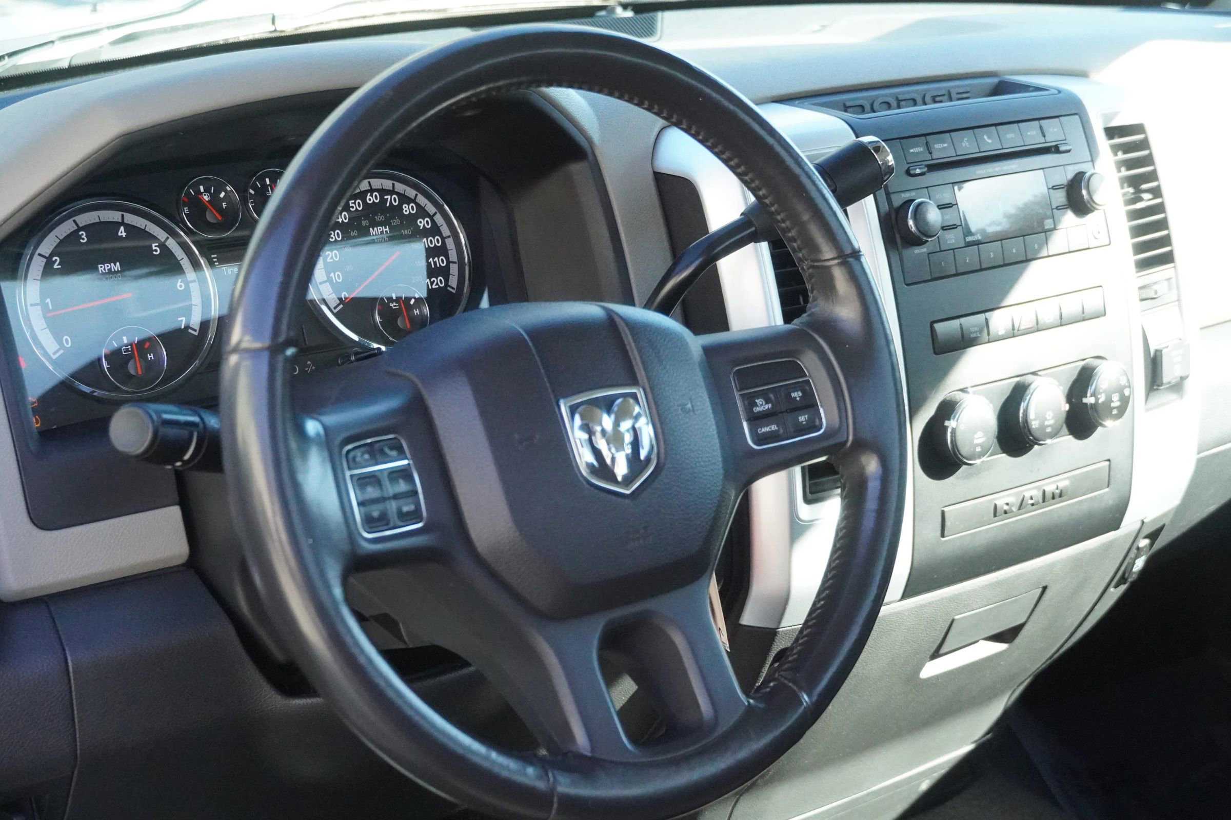 Used 2012 RAM 1500 Classic SLT w/ Luxury Group image 38