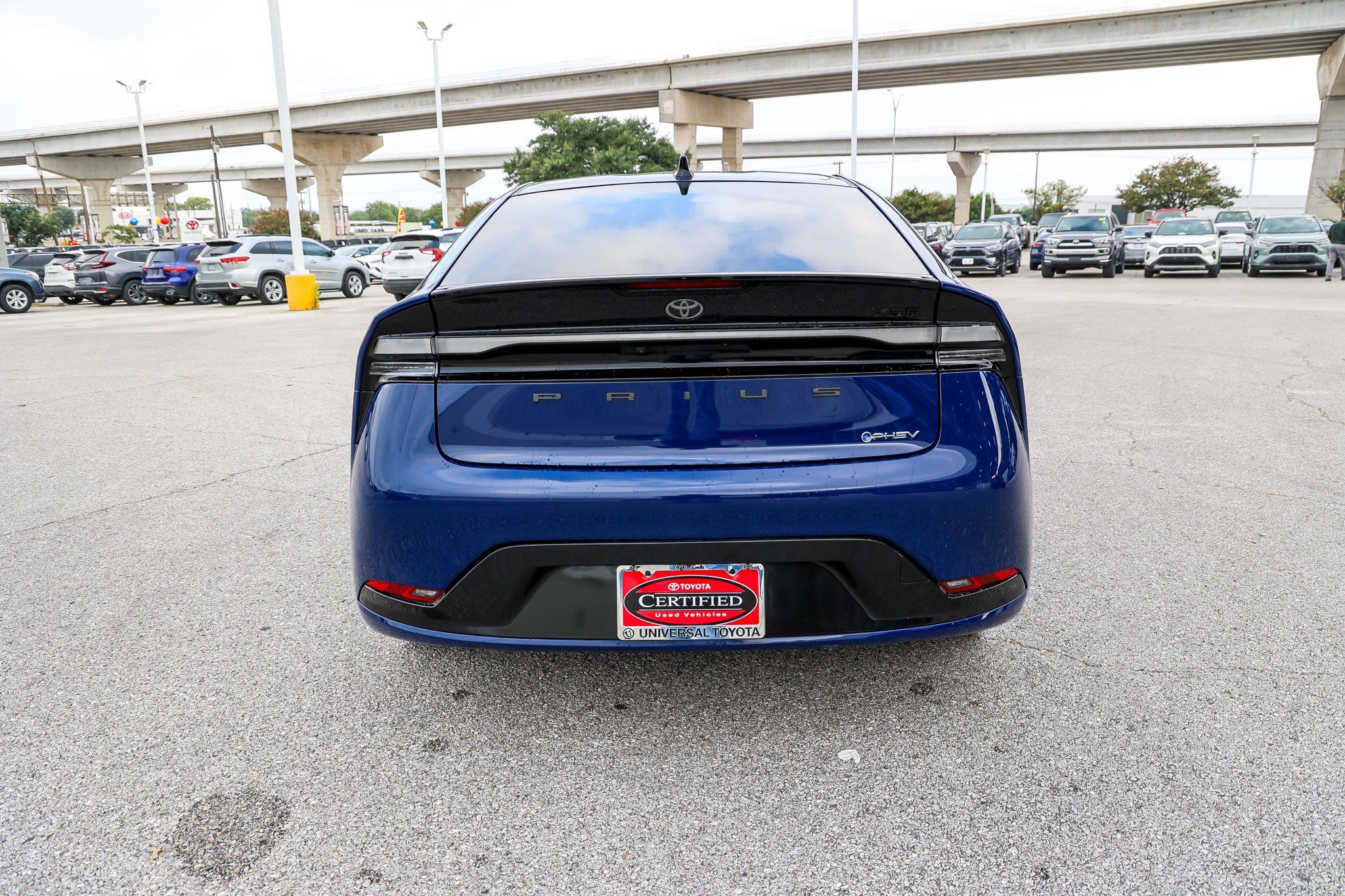 Certified 2026 Toyota Prius Plug-In Hybrid FWD image 8