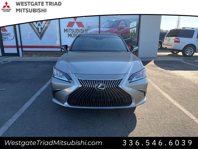 Used 2021 Lexus ES 350 w/ Premium Package FWD image 2