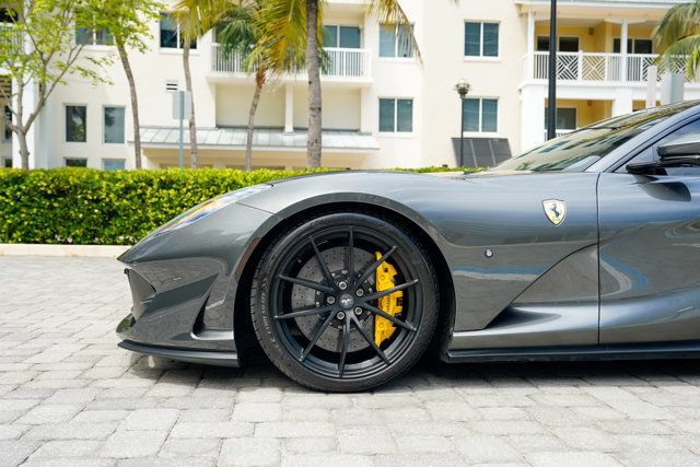 Used 2020 Ferrari 812 Superfast RWD image 14