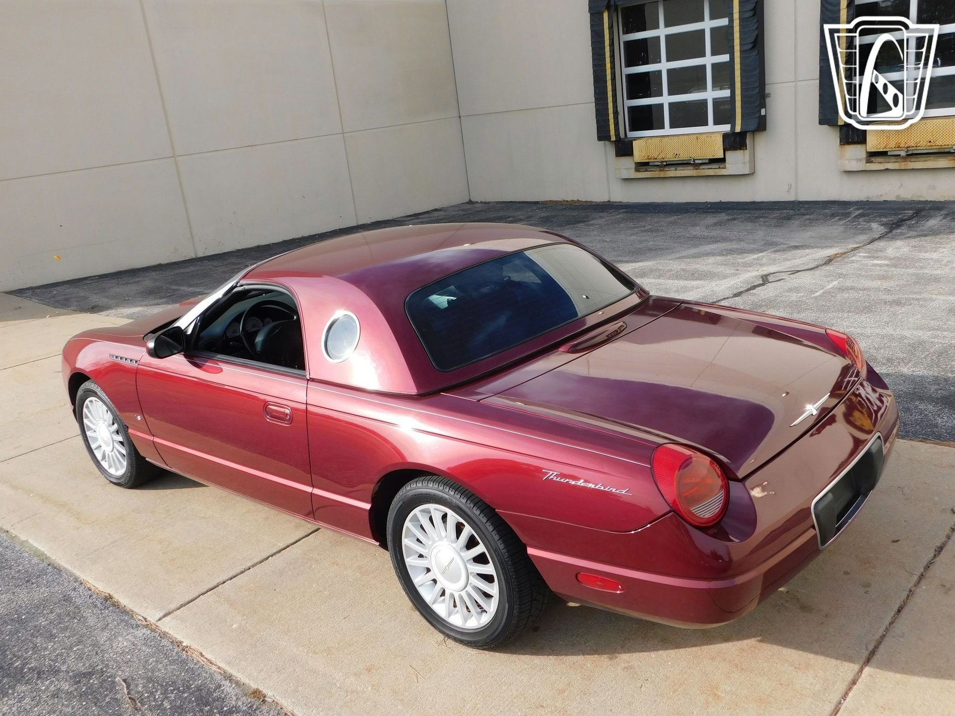 Used 2004 Ford Thunderbird image 10