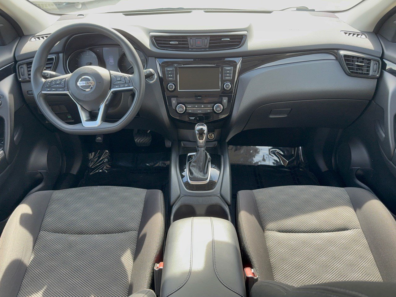 Used 2019 Nissan Rogue Sport SV FWD image 17