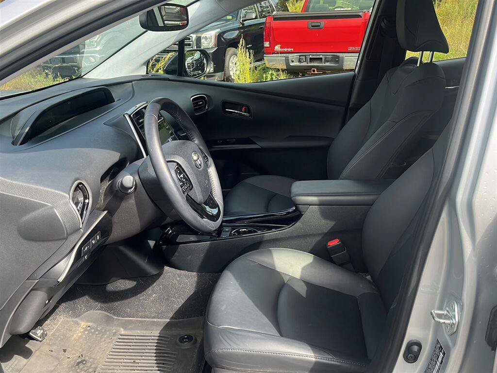 Used 2022 Toyota Prius AWD image 9