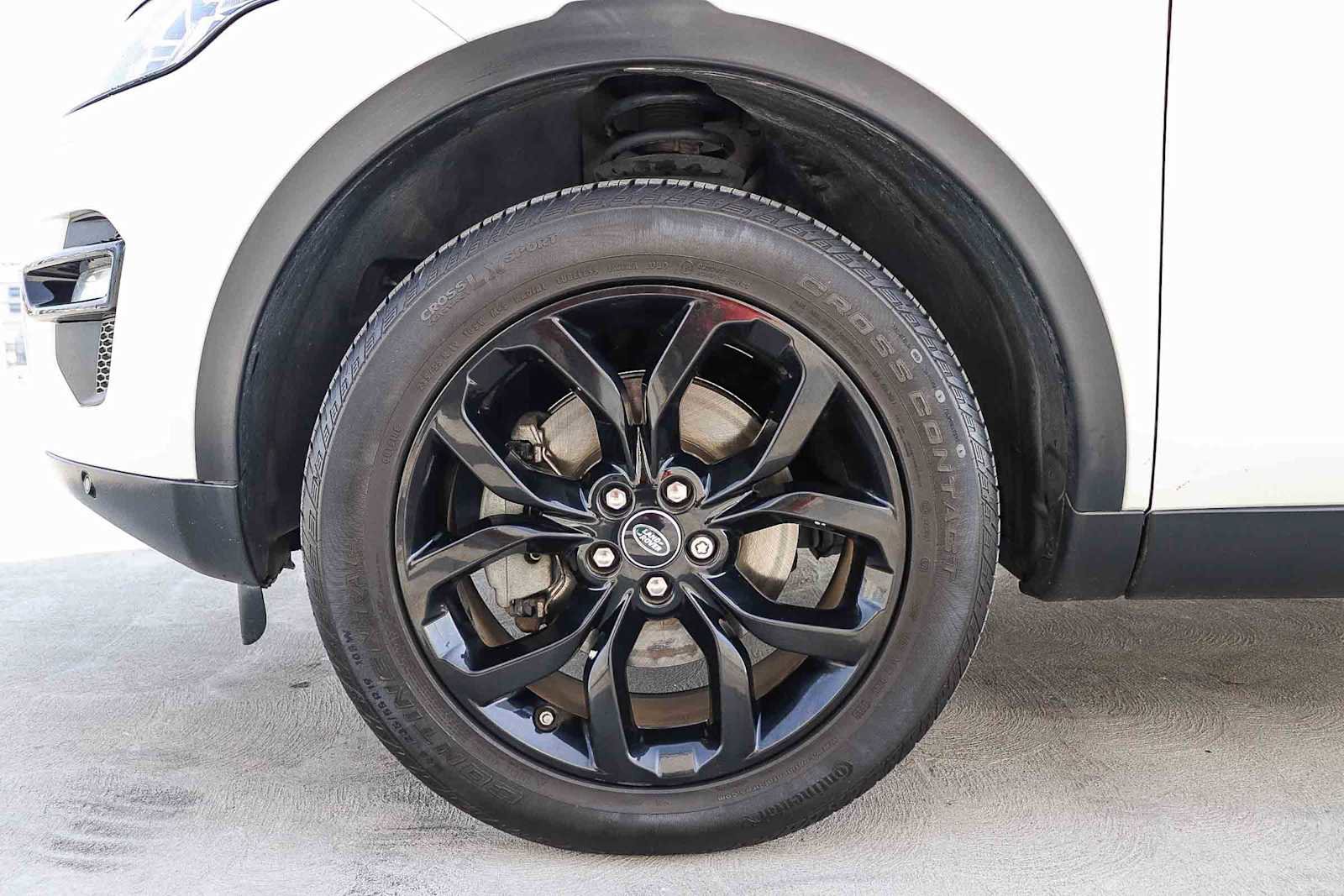 Used 2018 Land Rover Discovery Sport HSE image 11