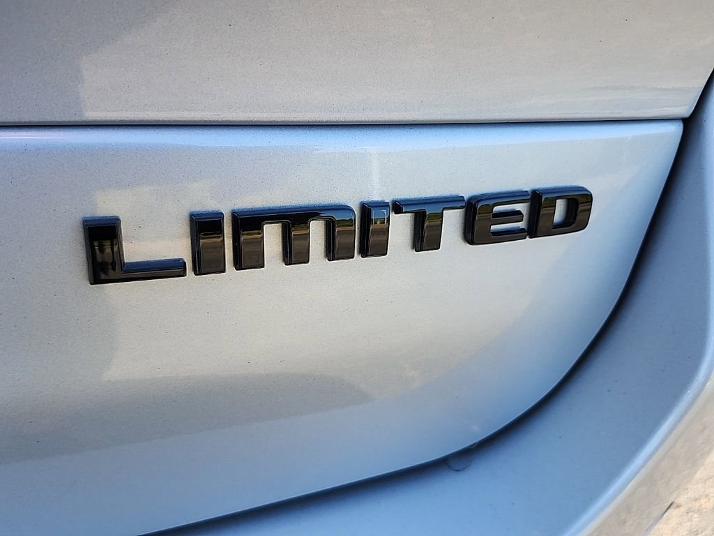 New 2025 Jeep Grand Cherokee L Limited w/ Black Appearance Package image 16