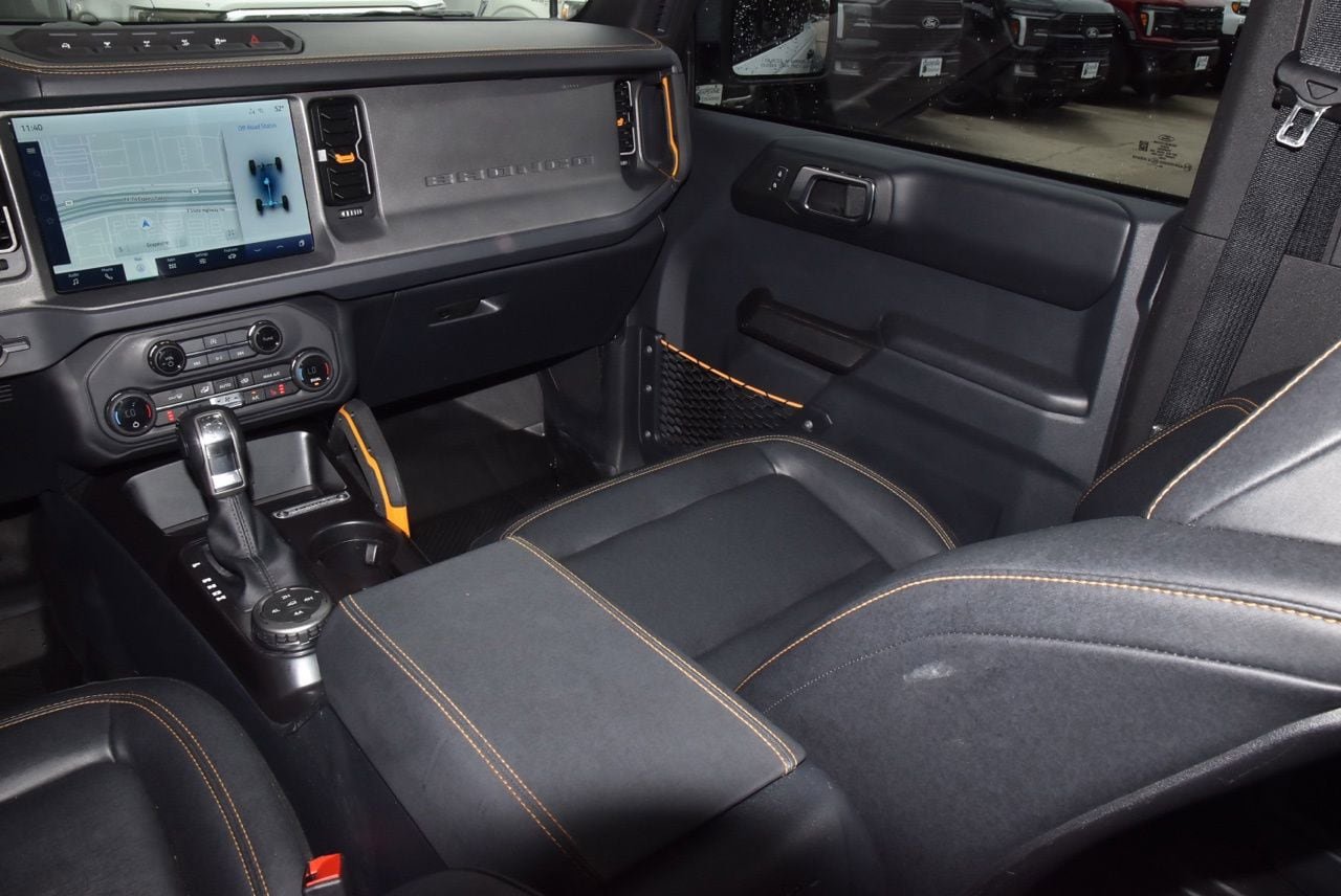 Certified 2024 Ford Bronco Badlands w/ Sasquatch Package AWD/4WD image 17