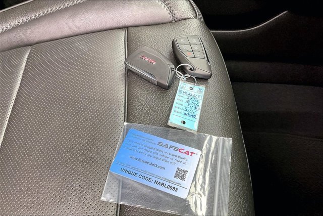 Used 2025 GMC Yukon XL Denali image 11