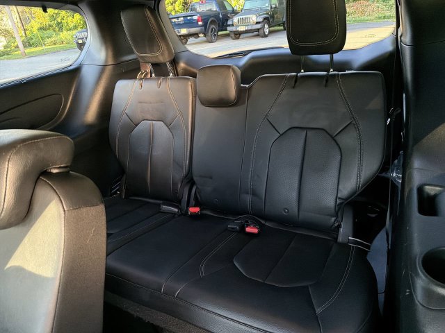 Used 2019 Chrysler Pacifica Touring-L w/ S Appearance Package FWD image 24