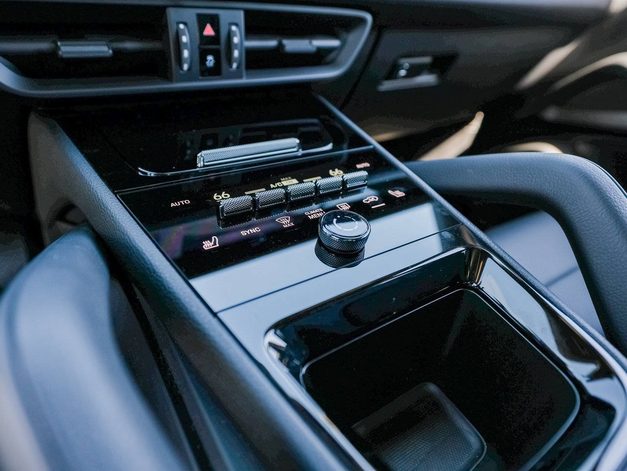 Certified 2025 Porsche Cayenne image 20